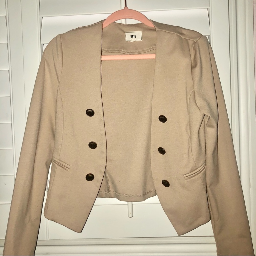 Cute tan blazer ✨✨✨